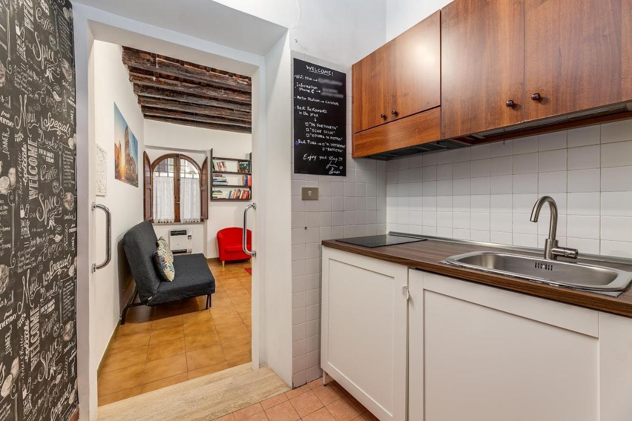 רומא Colosseum Country Chic Apartment מראה חיצוני תמונה